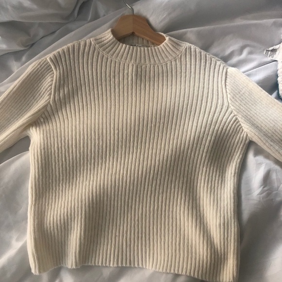 Pull&Bear turtleneck top - Picture 3 of 3